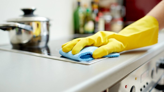 Aumento para empleados de casas particulares: nuevos sueldos mínimos desde septiembre