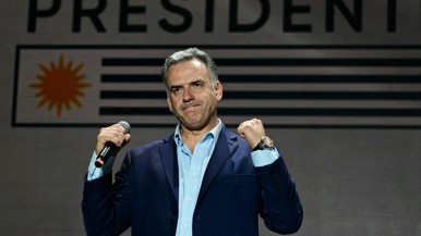 Yamandú Orsi le respondió a Javier Milei y defendó la continuidad del Mercosur