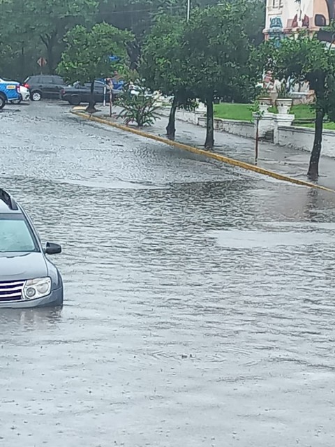 Tormentas en Tucumán: anegamientos en varios puntos de la Capital