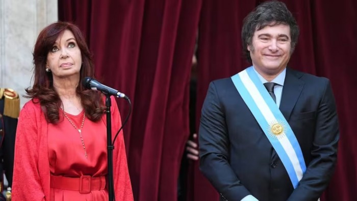 El Gobierno respondió a Cristina: críticas y acusaciones sobre el acuerdo con el FMI