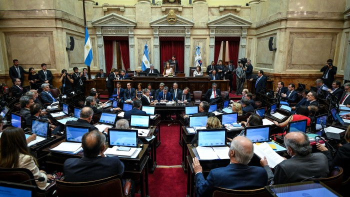El Gobierno envió al Senado el DNU para un nuevo acuerdo con el FMI