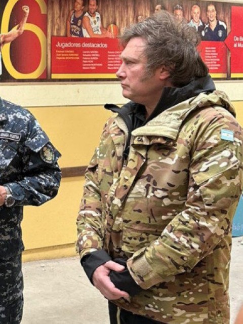 Milei llegó a Bahía Blanca para supervisar la asistencia a las víctimas del temporal