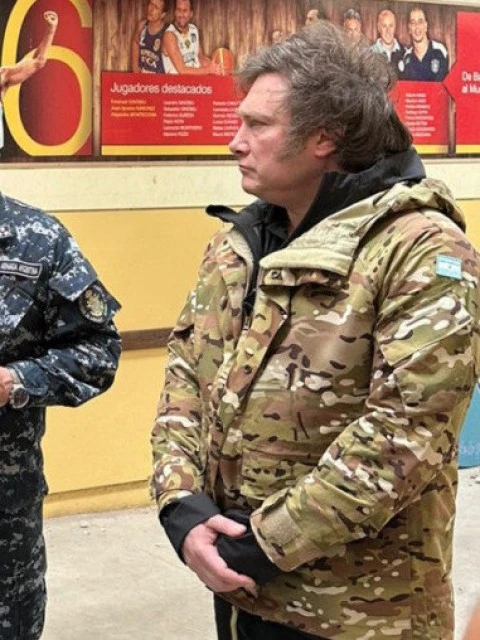 Milei llegó a Bahía Blanca para supervisar la asistencia a las víctimas del temporal