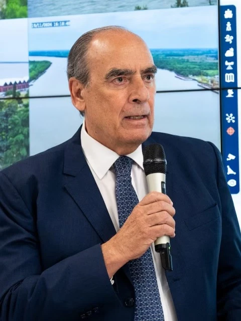 Francos: "A los violentos no se los puede tratar como si fueran carmelitas descalzas"