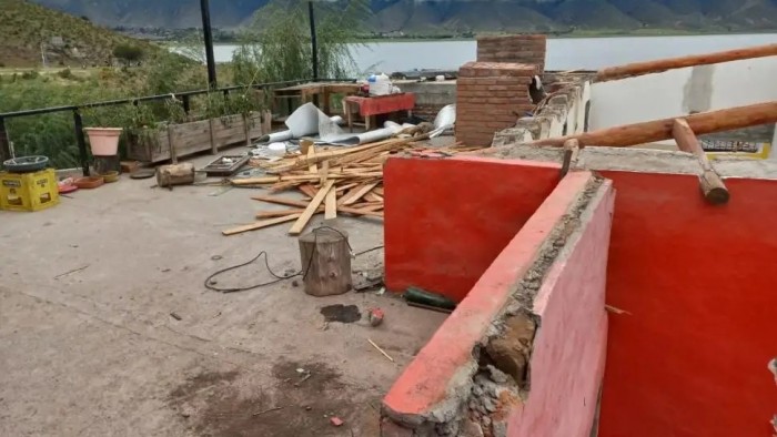 Arrancan las demoliciones en El Mollar: Tres edificaciones usurpadas serán demolidas