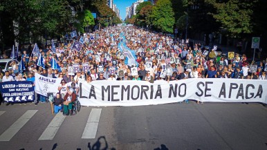 El Gobierno acusó a la oposición de politizar el 24 de marzo y avanza con la desclasificación de archivos