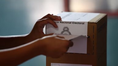 El Gobierno reglamentó el voto por correo para argentinos en el exterior