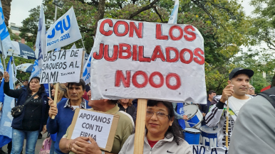 Adorni confirmó que Milei vetará la moratoria y el bono a jubilados si avanzan en el Congreso
