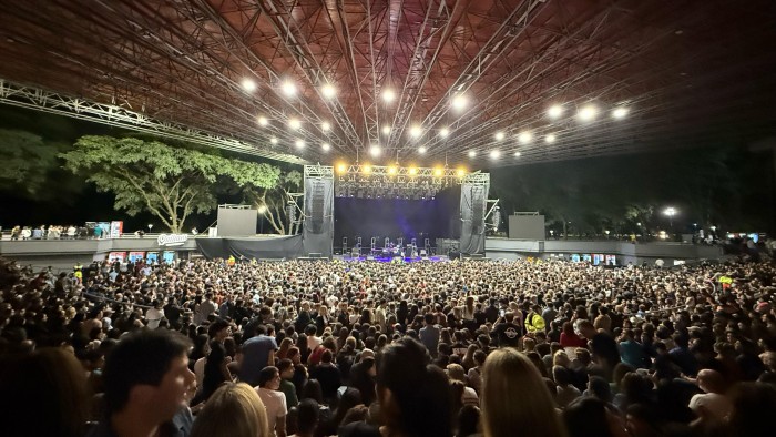 A los tucumanos los aplastó ver al gigante que se despertó en el parque