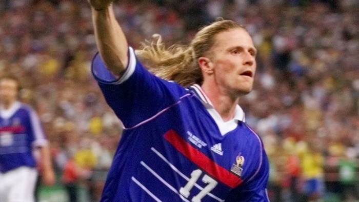 "Necesita un psiquiatra": Emmanuel Petit apuntó contra el Dibu Martínez por su actitud