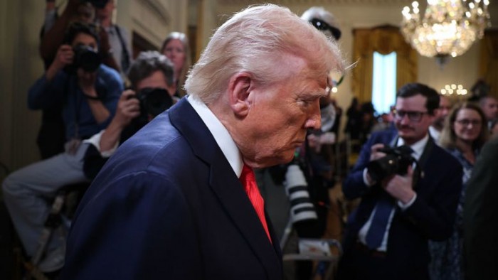 Trump arremete contra Harvard: "Es un chiste" y amenaza con quitarle fondos federales