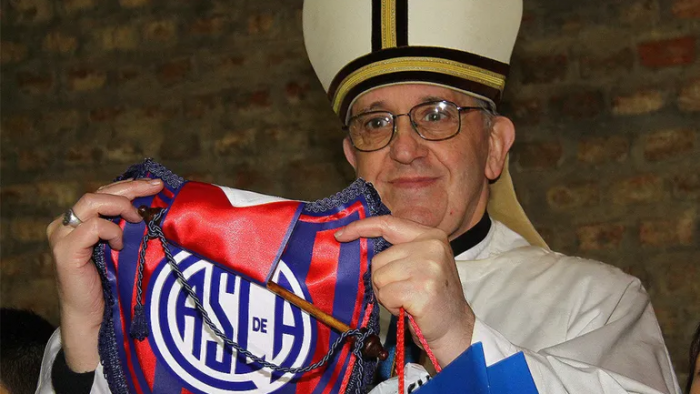 Luto por el fallecimiento del papa Francisco: AFA reprogama los partidos del lunes