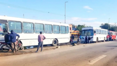 Comenzó el paro de transportistas de cosecheros