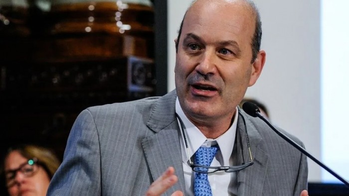 El Gobierno analiza prorrogar por decreto las facultades delegadas que vencen en julio