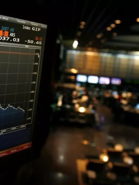 El MERVAL inició la semana en alza
