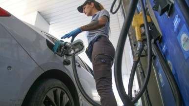 YPF volvió a subir los combustibles: de cuánto es el nuevo aumento