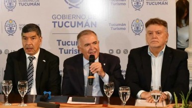 Jaldo presentó la nueva ruta aérea Tucumán-Lima junto a Latam Airlines