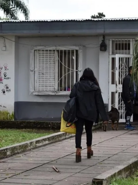 Conmoción en Tucumán: una adolescente se quitó la vida con un arma de una policía dentro del Instituto Goretti