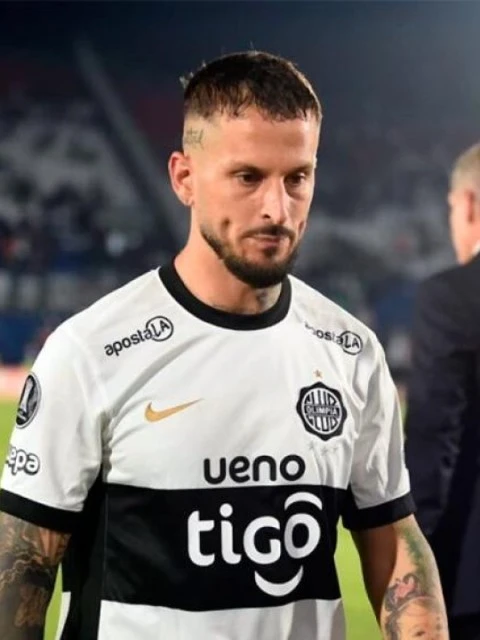 Benedetto no seguirá en Olimpia y lleva 460 días sin hacer goles