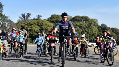 Llega la Bicicleteada Solidaria Powerade en Tucumán: deporte, música y ayuda al Banco de Alimentos