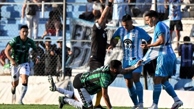 Un futbolista del ascenso pasará seis meses sin jugar por fracturarle el tobillo a un rival