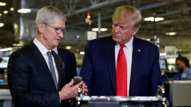 Donald Trump amenazó a Apple con subir los aranceles si los iPhone son fabricados en el exterior