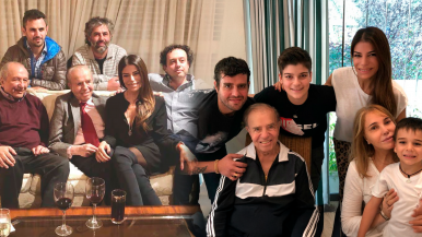 "Vivió de la plata de mi papá": Carlos Nair y el escándalo que frena la serie de Menem