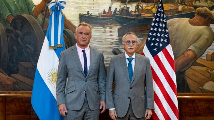 Lugones anunció un duro recorte tras reunirse con el secretario de Salud de Trump