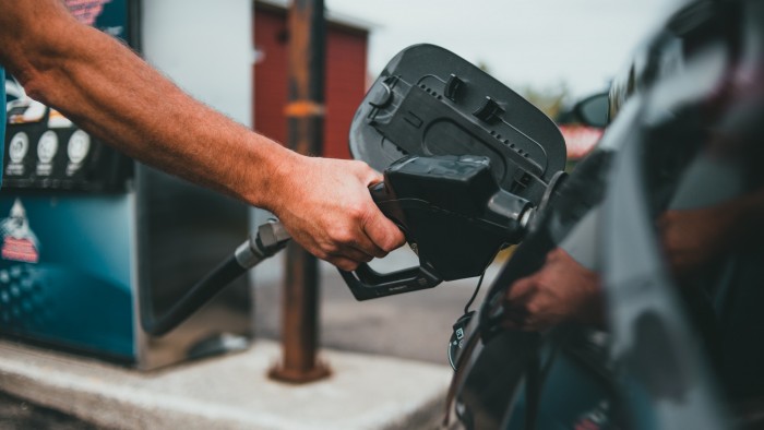 La Nafta y el Gasoil subieron un 4%  