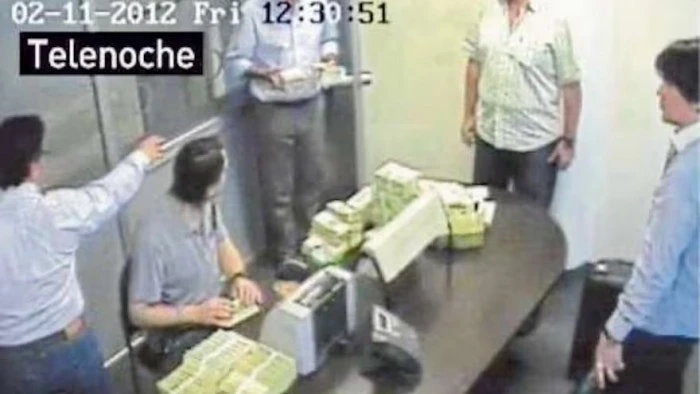 683d814c44d1b_700_394!