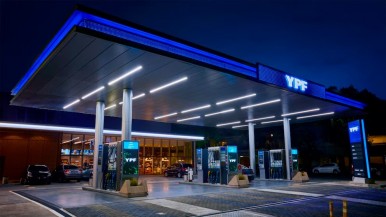 YPF lanza descuentos nocturnos en nafta y gasoil