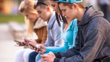 Casi la mitad de los jóvenes del Reino Unido preferiría haber crecido sin internet