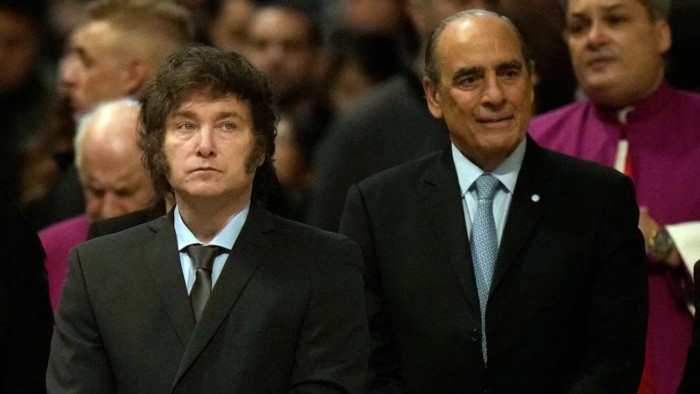 El Gobierno evitó confrontar con el PJ y minimizó la marcha por Cristina Kirchner