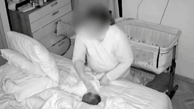 Detuvieron a una niñera que maltrató a un bebé de 7 meses
