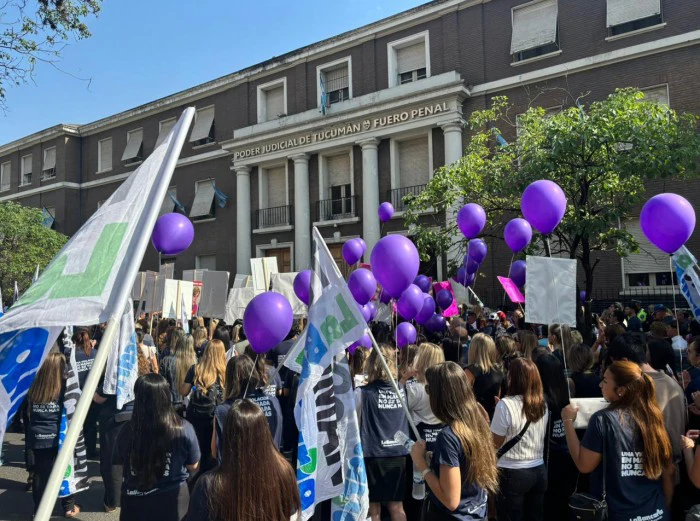 "Nos quieren callar, pero respondemos todas": las mujeres bancarias marcharon contra la impunidad de la Justicia