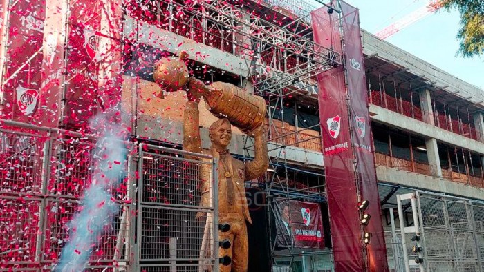 River Inauguró la estatua de Gallardo