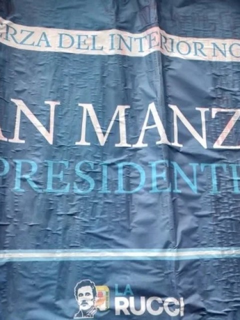 Aparecieron carteles impulsando la candidatura de Manzur en Buenos Aires