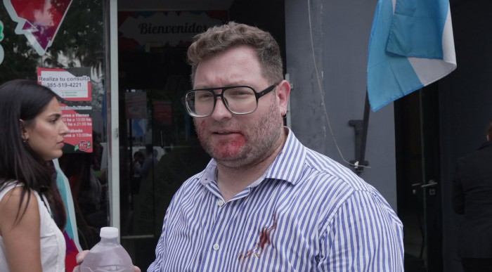 Violenta represin en Banco Patagonia: Infantera atac a delegados y trabajadores en plena protesta en Concepcin