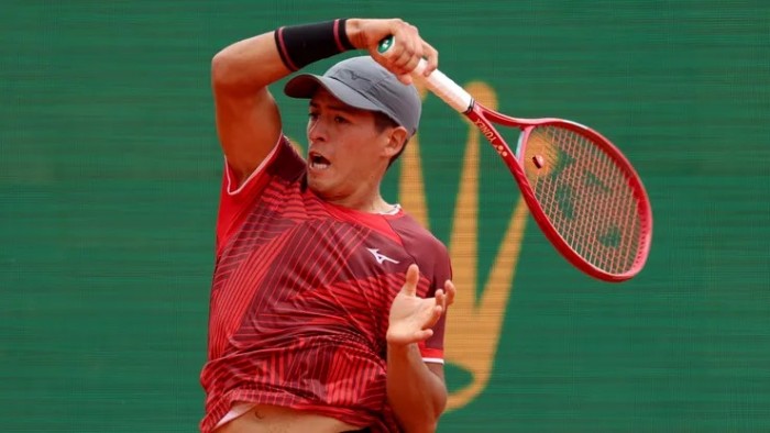 Sebasti&aacute;n B&aacute;ez sufri&oacute; el poder&iacute;o de Alcaraz en su debut en Montecarlo -  Enterate Noticias
