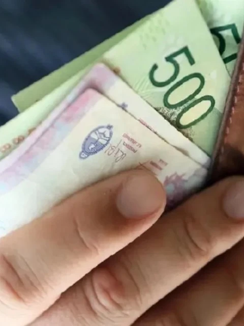 Los salarios de los trabajadores registrados cayeron frente a la inflación en enero de 2025