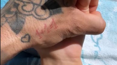 Joana Sanz comparte una foto junto a Dani Alves tras su salida de la cárcel
