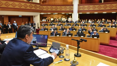 El cruce entre dos legisladores peronistas en plena sesión: "Después hablaremos" 