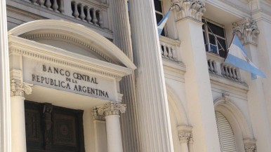El BCRA definirá si baja la tasa de interés antes de la nueva etapa del crawling peg